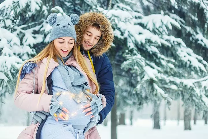 Winter memories maternity photoshoot idea