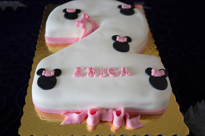 Minnie mouse theme food and cake ideas for second birthday party