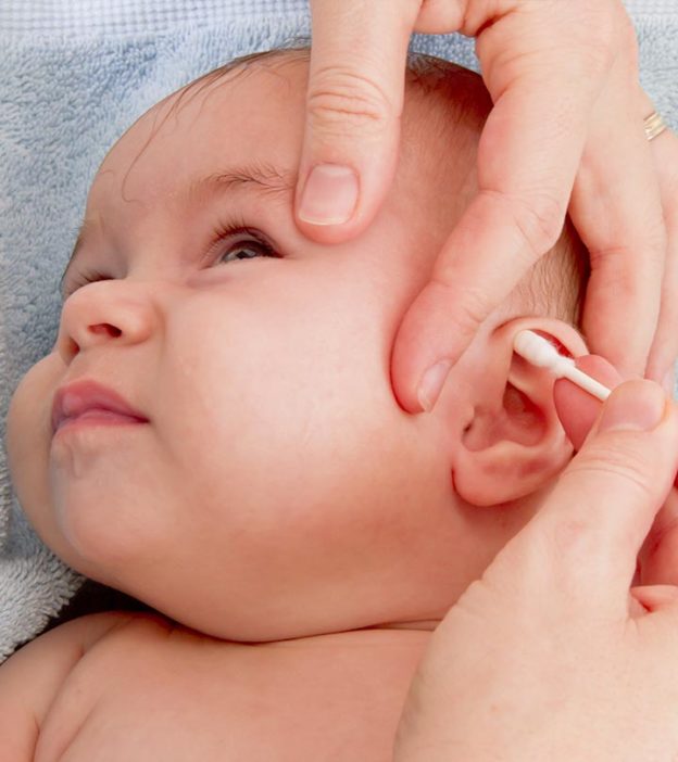 शिशुओं और बच्चों के कान दर्द का इलाज व घरेलू उपचार | Bacho Ke Kan Dard Ka Ilaj