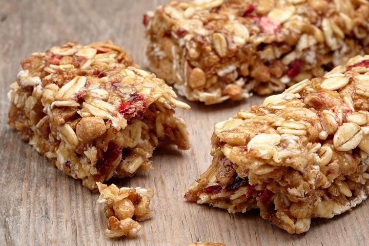 Granola bars, healthy snacks for teenagers