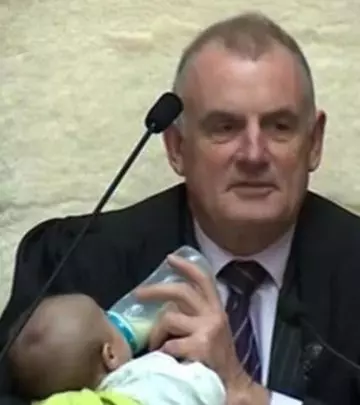 New Zealand House Speaker Babysits Colleague's Newborn During Parliament Debate
