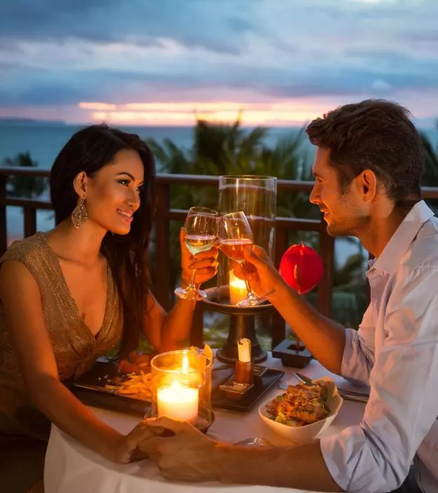35 Romantic And Creative Date Night Ideas For Married Couples