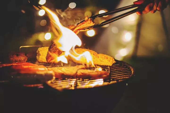 Plan a barbecue date night