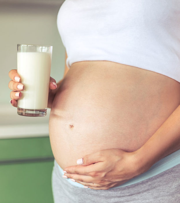 गर्भावस्था में दूध पीना चाहिए या नहीं? | Pregnancy Me Dudh Ke Fayde