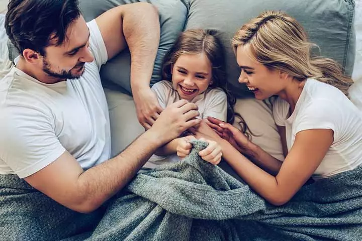 Bedroom family photo idea