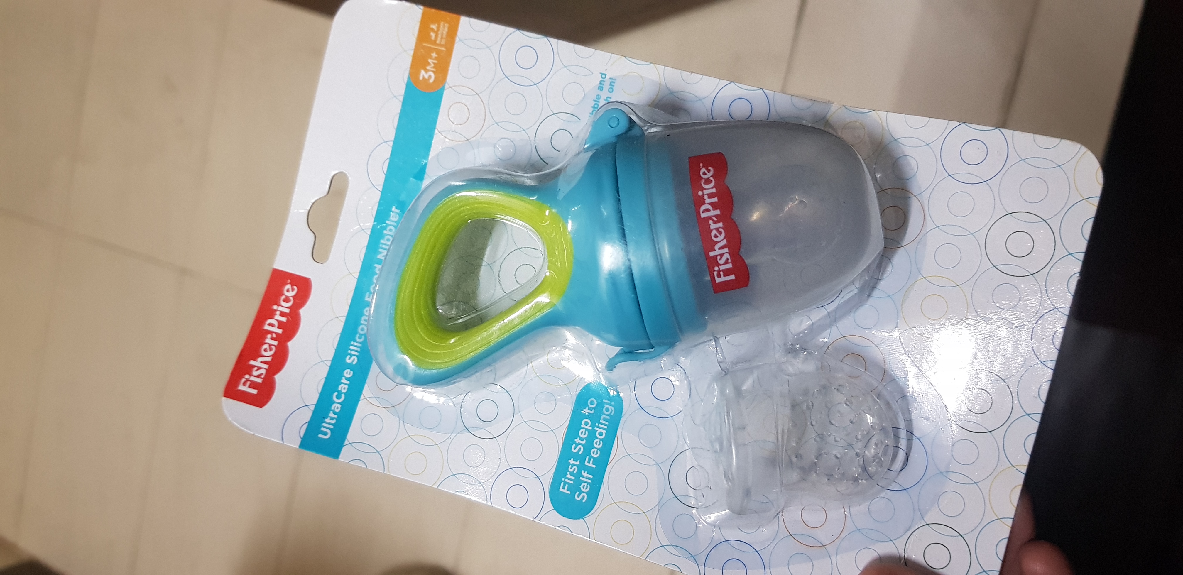 Fisher-Price 1 Food Nibbler with Fruit & Veggie Feed Silicone Mesh Yellow/Blue 