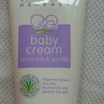 johnson's baby nappy cream-Works wonders-By saduf