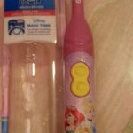 Oral B Kid's Battery Power Electric Toothbrush-Rubber grip handle-By saduf