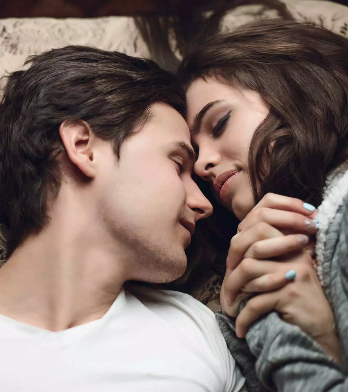 Best Couple Sleeping Positions To Bond Over A Good Night's Sleep With Your Partner