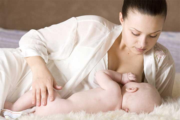 Side-lying position under breastfeeding techniques