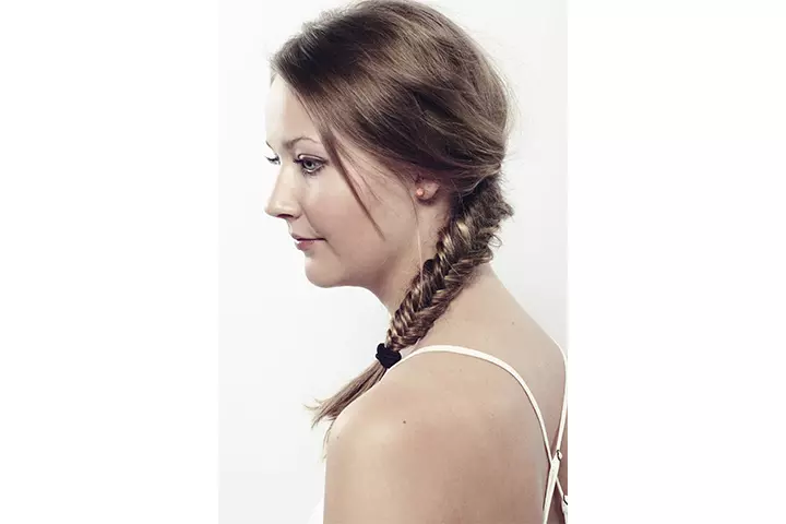 Side Braid trendy hairstyle for teenage girls