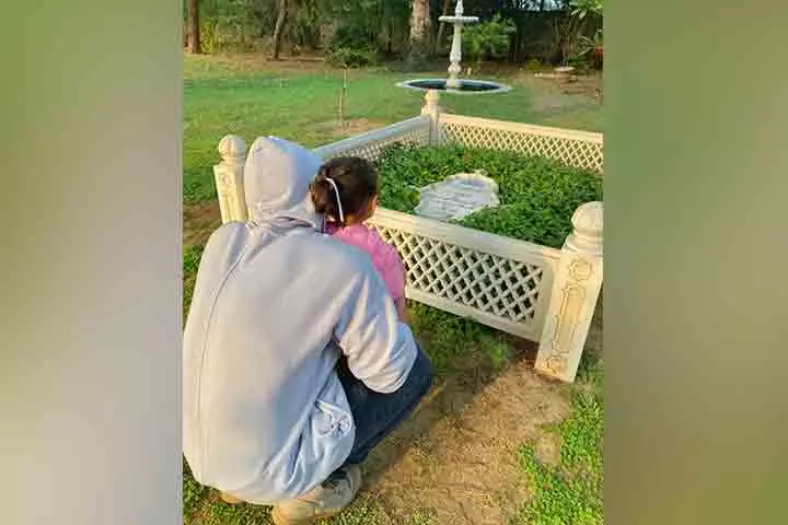 a father-daughter relationship