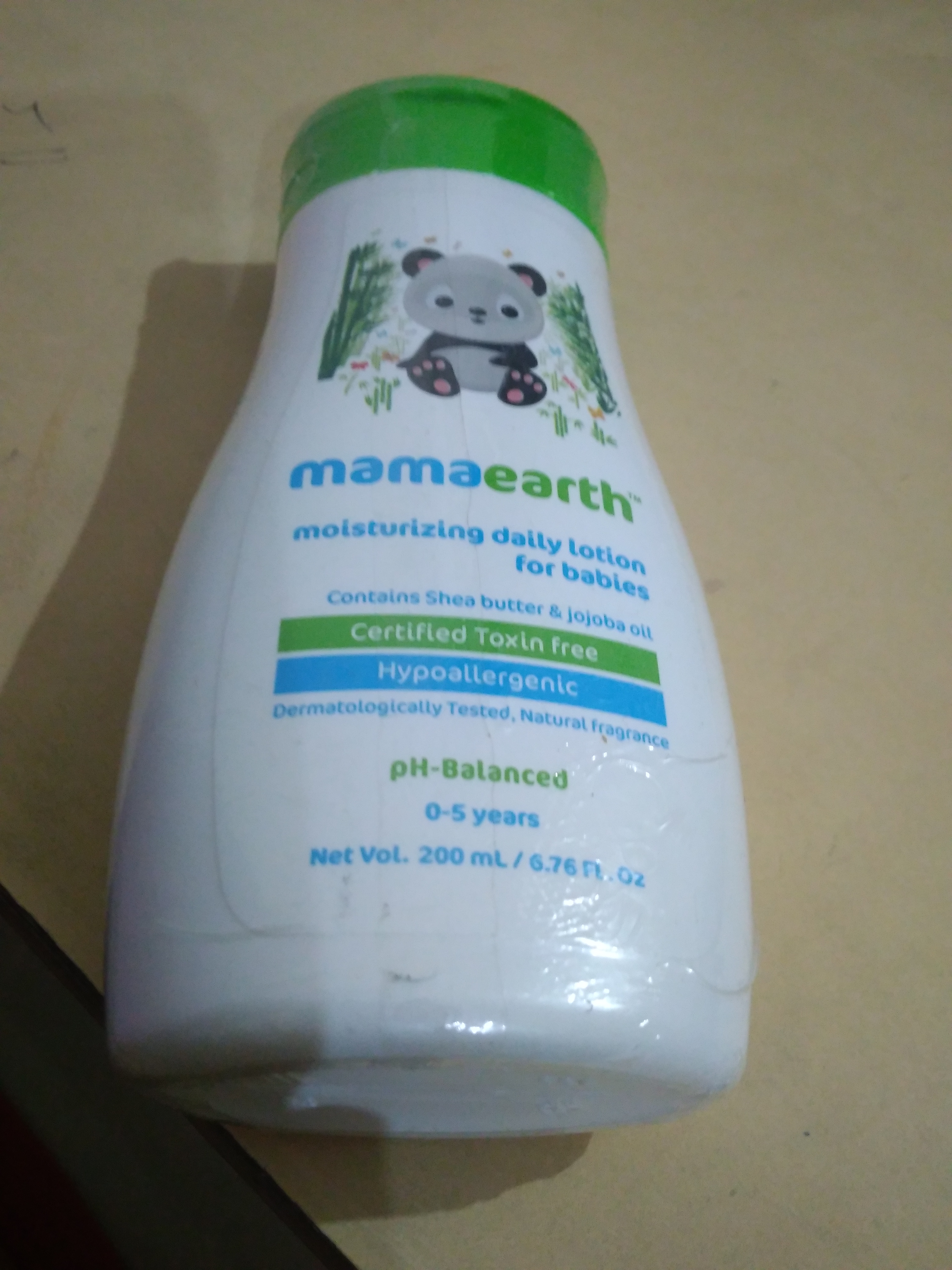 Mamaearth Daily Moisturizing Lotion and Mineral Based Sunscreen-Mamaearth Daily Body lotion gives velvety skin-By jigna1234