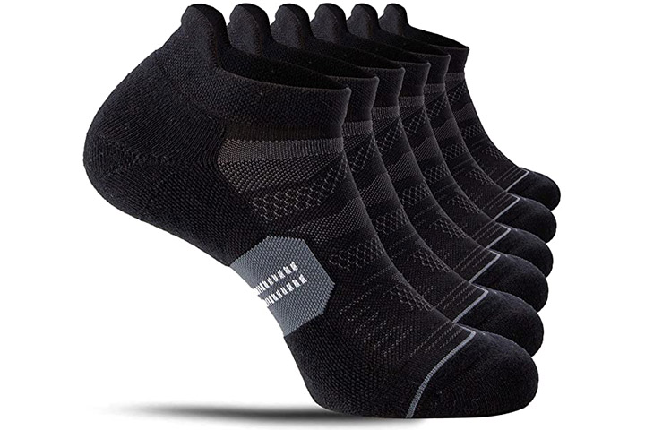 13 Best Athletic Socks For Women To Stay Active In 2022