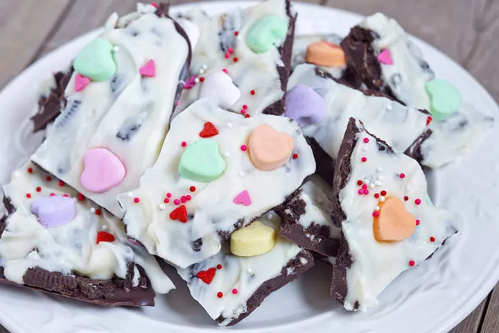 Easter Oreo Bark