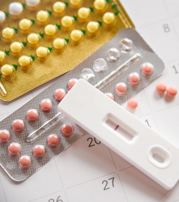 गर्भनिरोधकगोलियां: कब और कैसे लेनी चाहिए, लाभ व नुकसान | Garbh Nirodhak Goli Kab Khaye