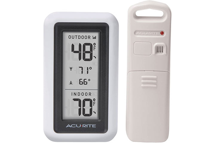 AcuRite 00424CA Digital Thermometer with Indoor-Outdoor Temperature