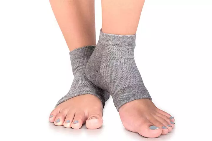 15 Best Moisturizing Socks To Buy In 2022