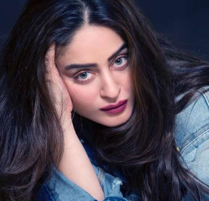 Mahhi Vij Narrates Her Body-Shaming Experience, Says She Is Proud Of Her C-Section Scar (2)