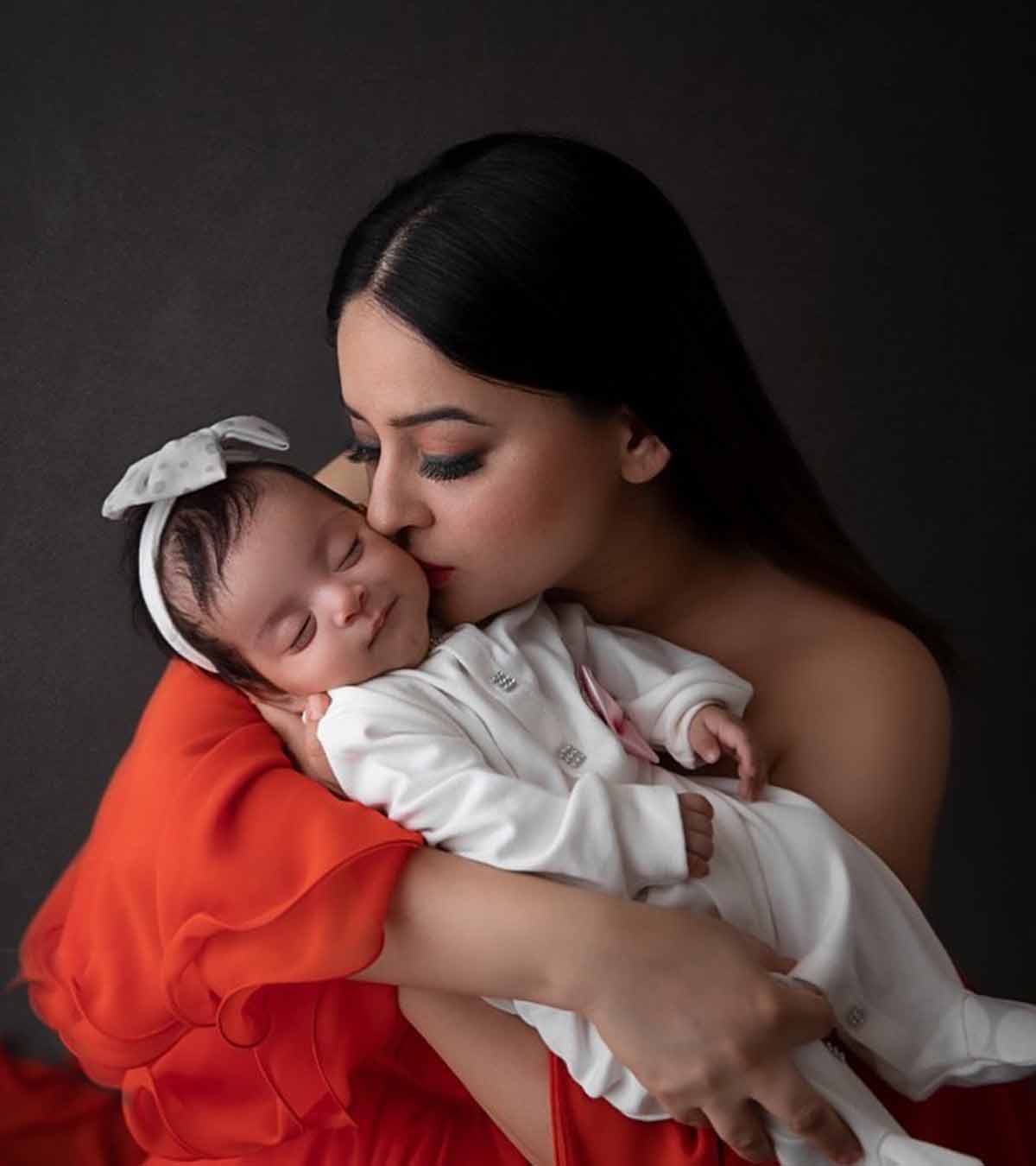 Mahhi Vij Narrates Her Body-Shaming Experience, Says She Is Proud Of Her C-Section Scar