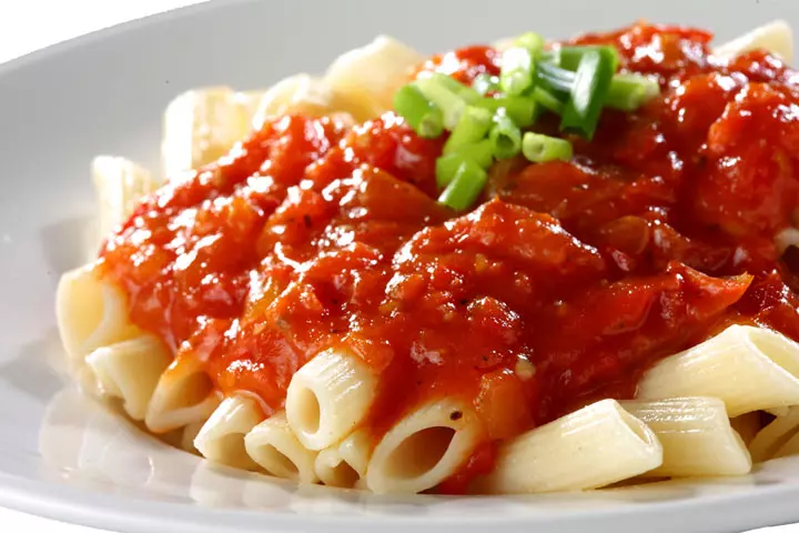 Tangy tomato pasta for babies