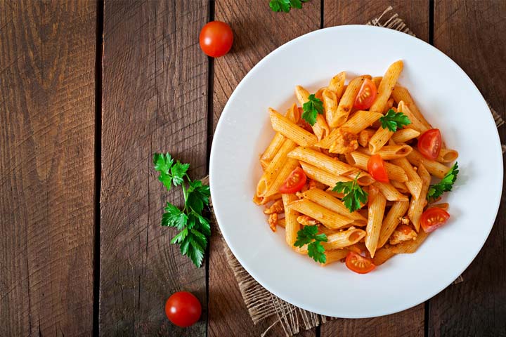 Tomato pasta with mozzarella and basil