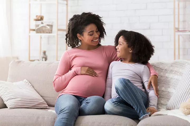 Working Moms Deserve Applause For More Reasons Than You Think