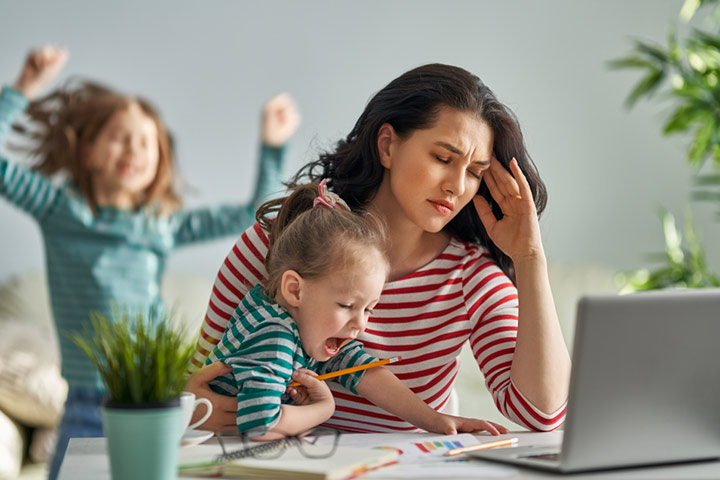 Working Moms Deserve Applause For More Reasons Than You Think