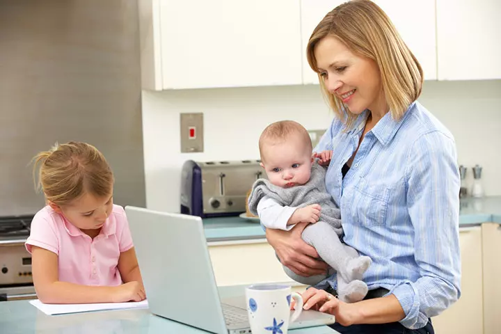 Working Moms Deserve Applause For More Reasons Than You Think
