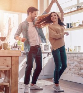 40+ Cute, Romantic And Fun Things To Do As A Couple At Home