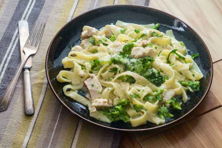 Creamy broccoli pasta