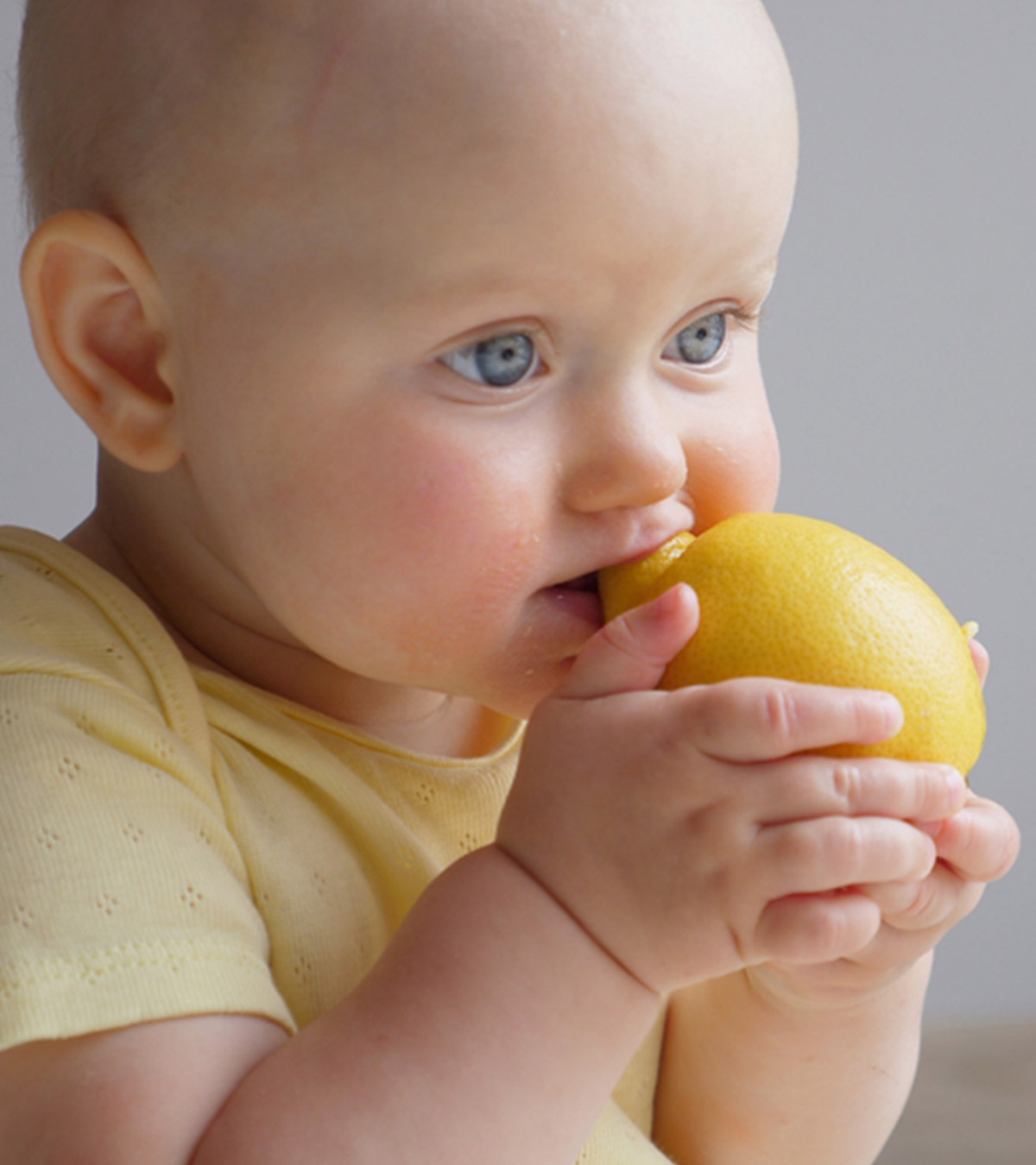 Lemon For Babies: When To Introduce, Benefits And Side Effects