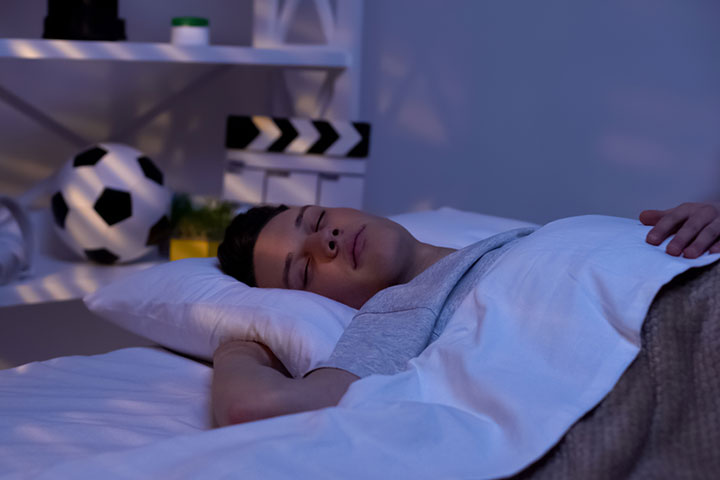 A healthy sleep-wake routine gives the body ample time to rest and rejuvenate.