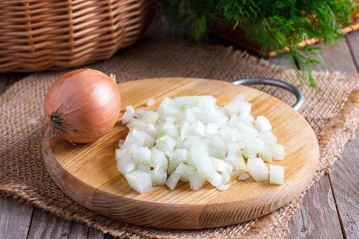 onion-for-babies-uses-benefits-right-age-and-recipes