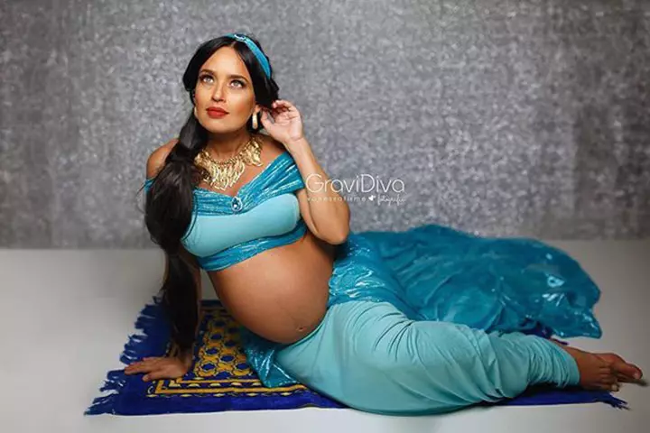 Jasmine On Her Magic Carpet