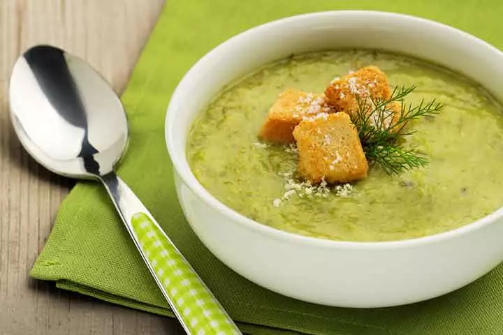 Onion and green pea soup for babies