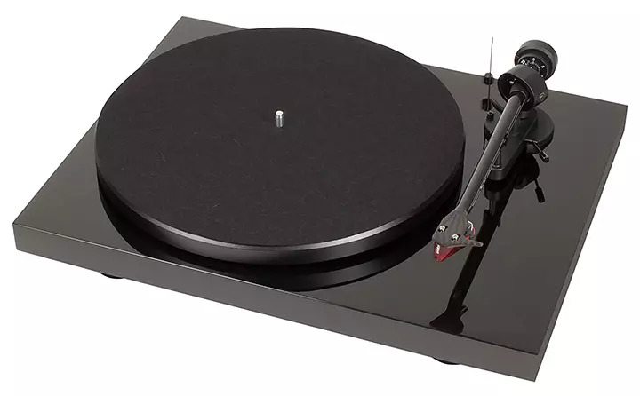 Pro-Ject Debut Carbon DC Turntable with Ortofon 2M Red Cartridge