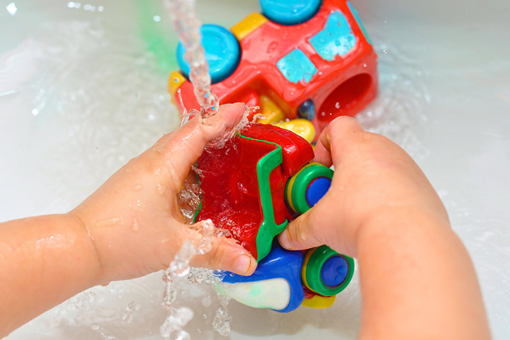 Toy cleaning water activites for toddlers
