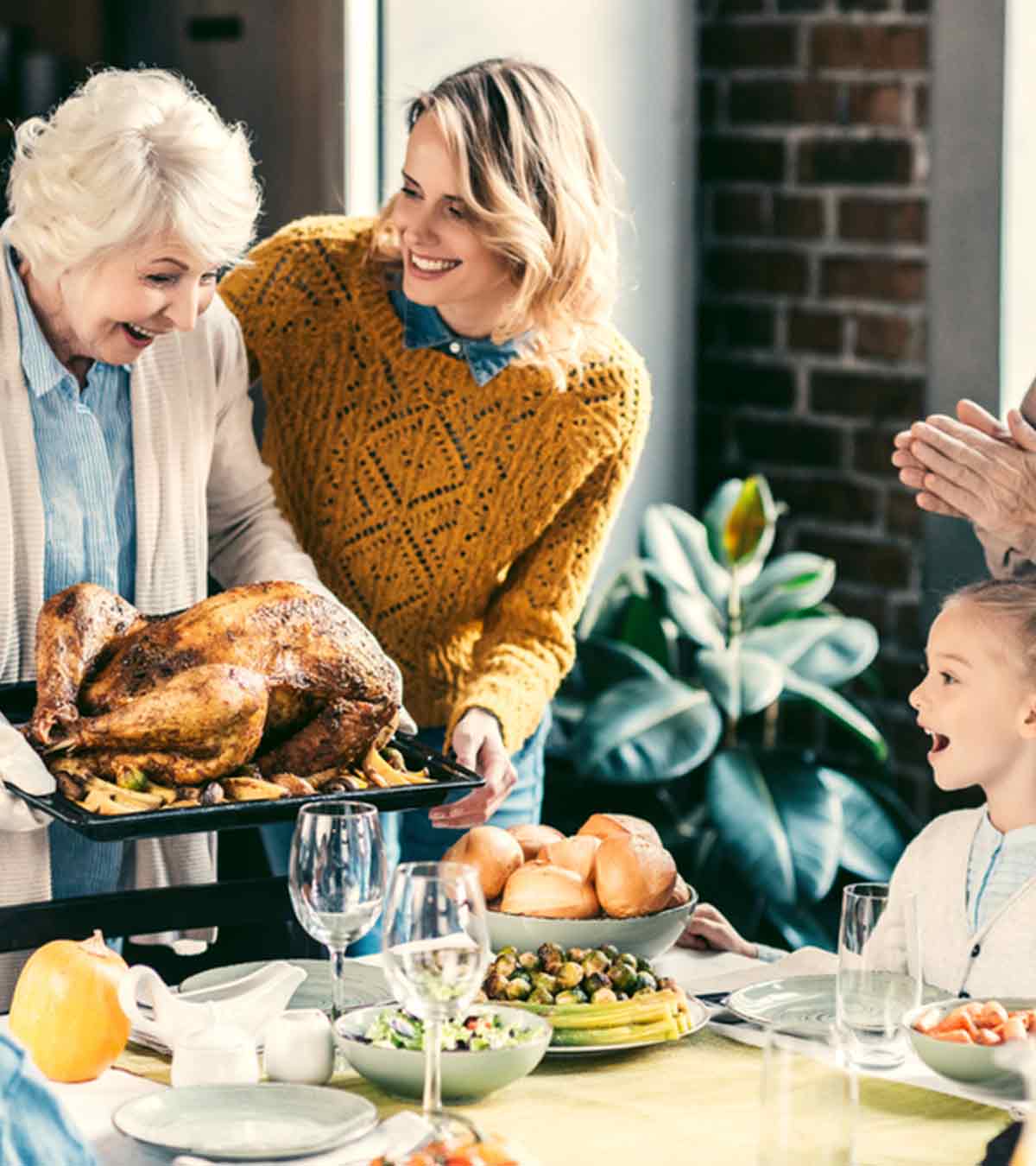 21 Happy Thanksgiving Quotes About Family, Friends, And Food