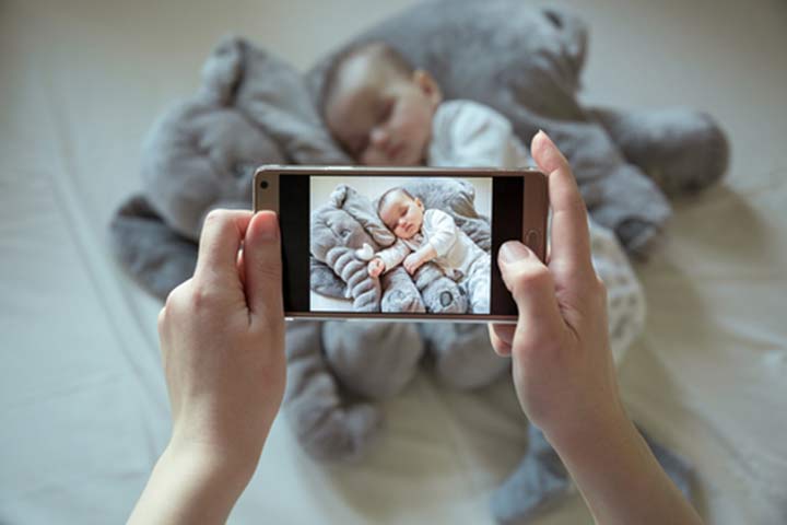 Be alert with candid moments, newborn photo ideas