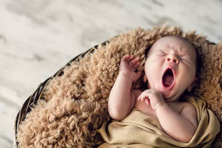 Cute yawning shot, newborn photo ideas