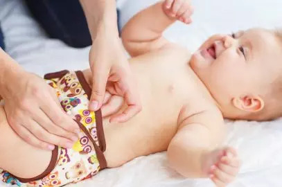 How To Use Cloth Diapers, Their Benefits, And When To Change