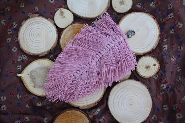 Colorful macramé feathers