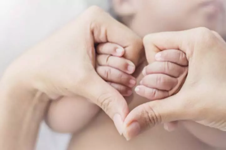 Little limb shots, newborn photo ideas