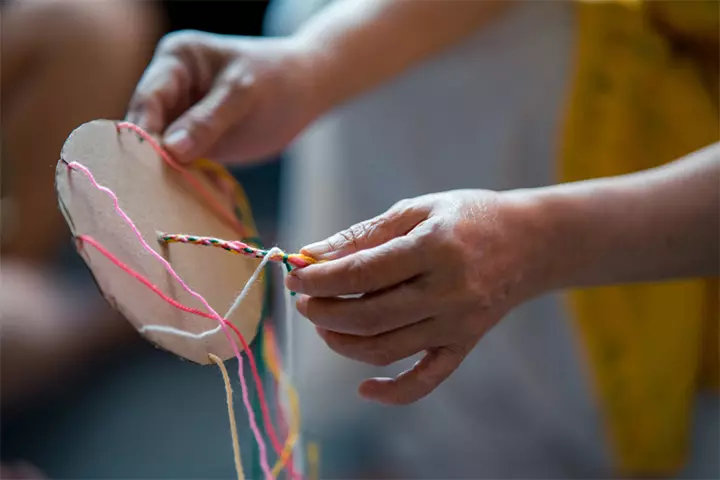 Friendship bracelet weaving