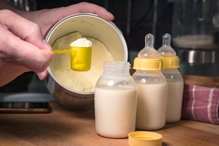 Mothers may mix formula with breastmilk to feed the baby.