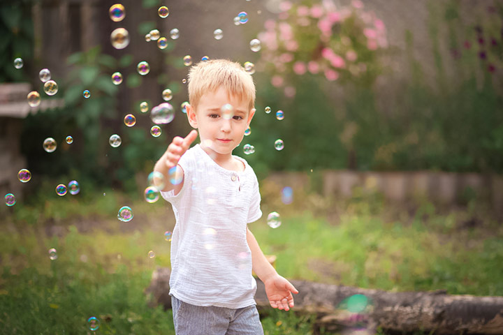 Pop the bubble, a skillful babysitting game