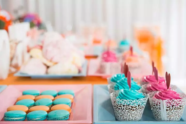 Surprise cupcakes gender reveal party food Idea