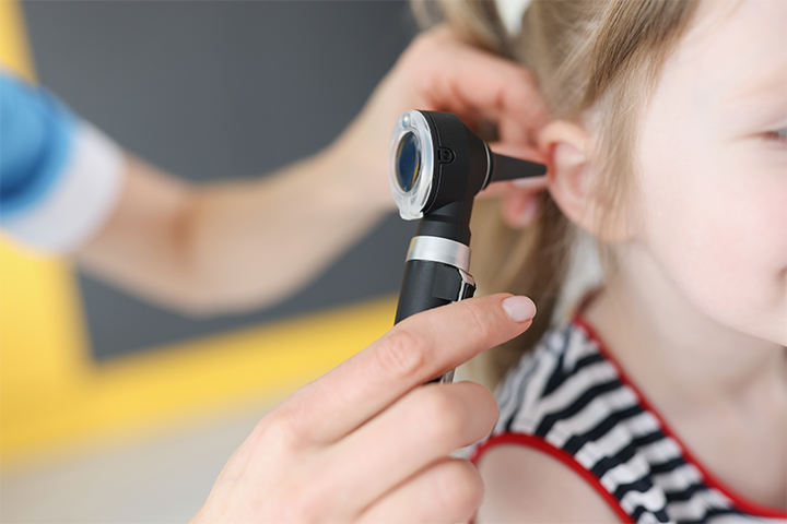 儿童斜颈可因耳部感染而发生