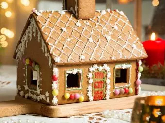 10 Ways To Make The Perfect DIY Gingerbread House
